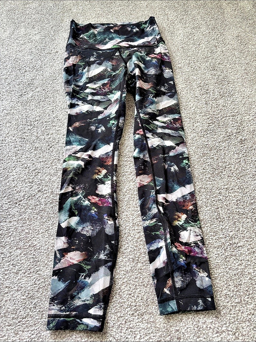 Lululemon 25" Black & Multicolor